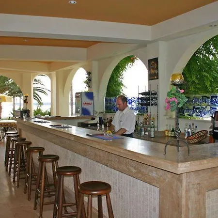 By Karaaslan Отель Кушадасы