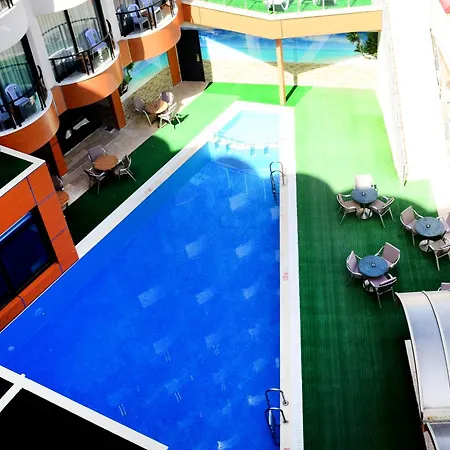 By Karaaslan Отель Кушадасы