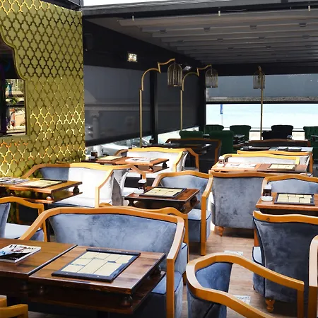 By Karaaslan 호텔 쿠사다시