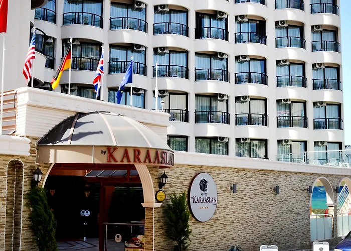 By Karaaslan Otel Kuşadası