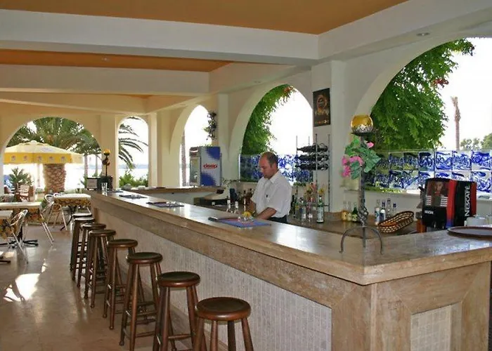 By Karaaslan Otel Kuşadası